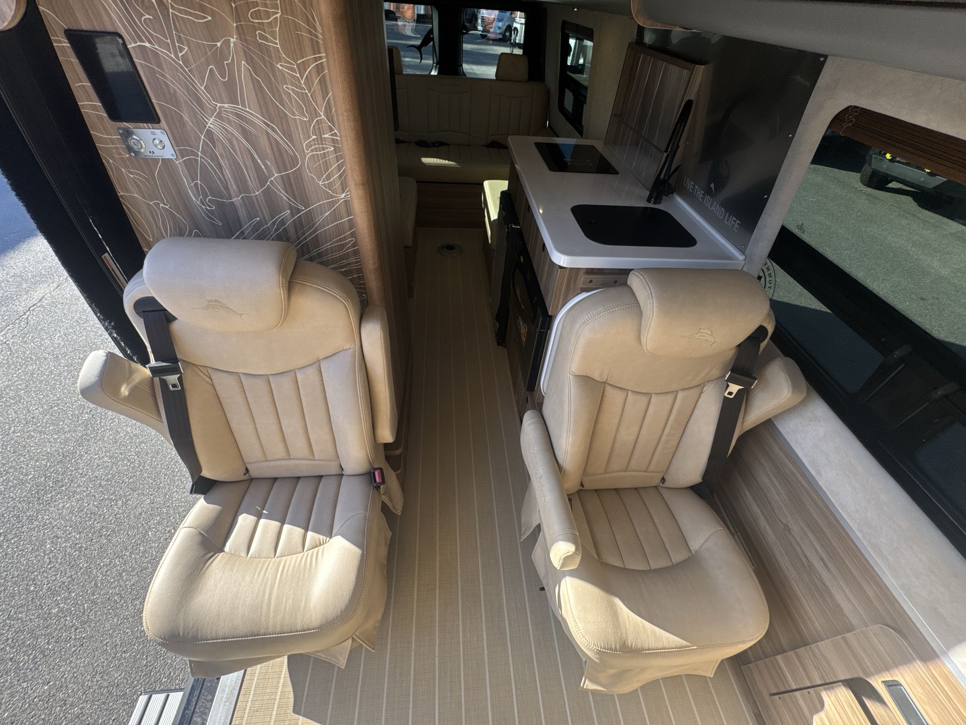 2025 Airstream 24 GL Base