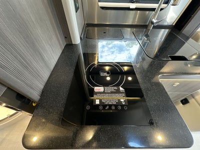 2026 Airstream Murphy Suite Base