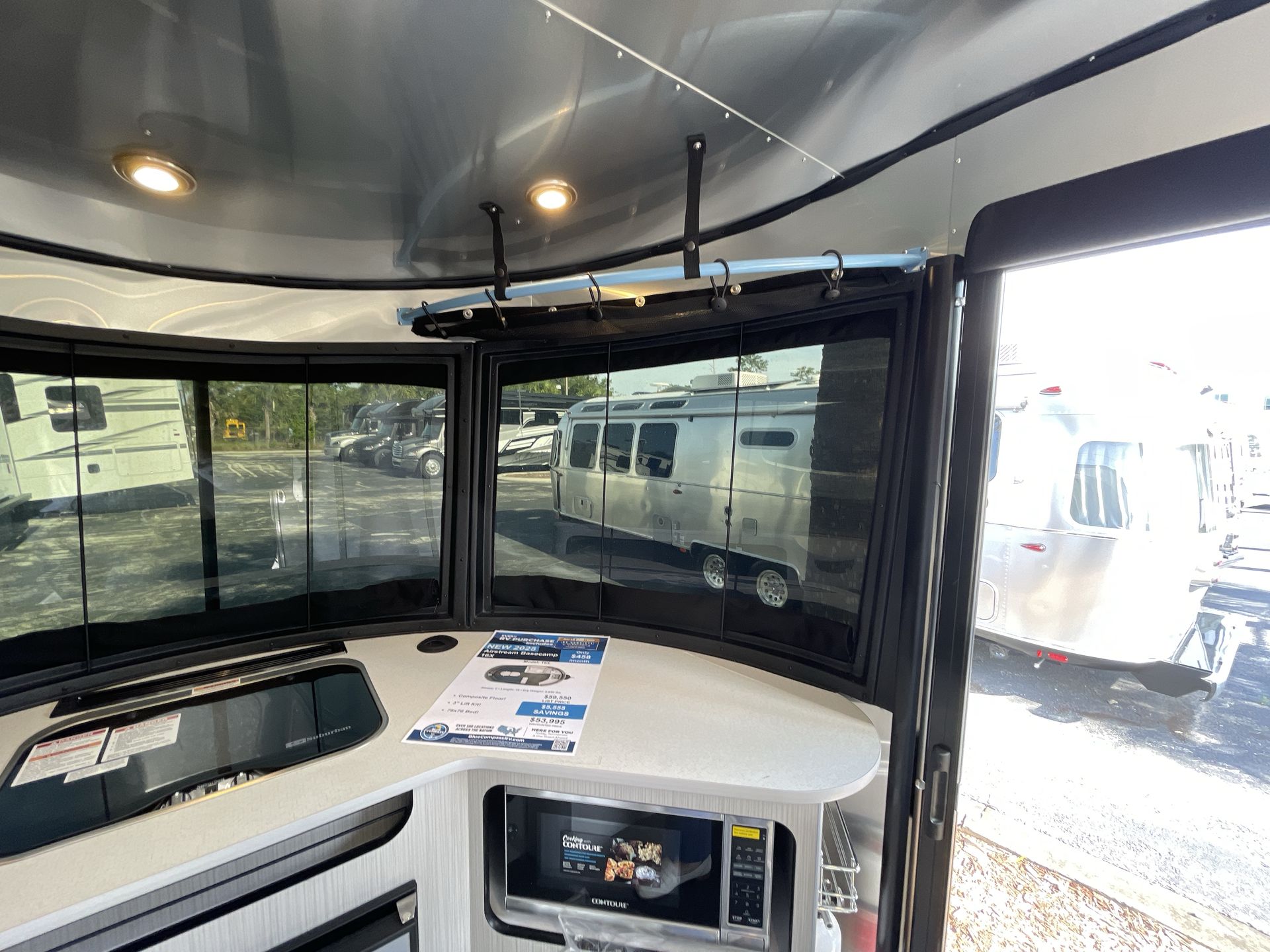 2025 Airstream 16X Base