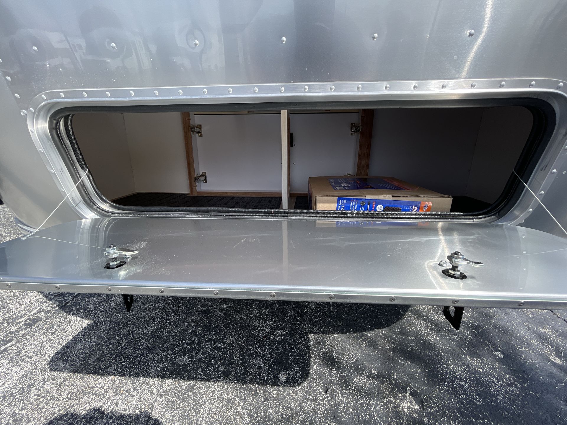 2026 Airstream 16RB Base