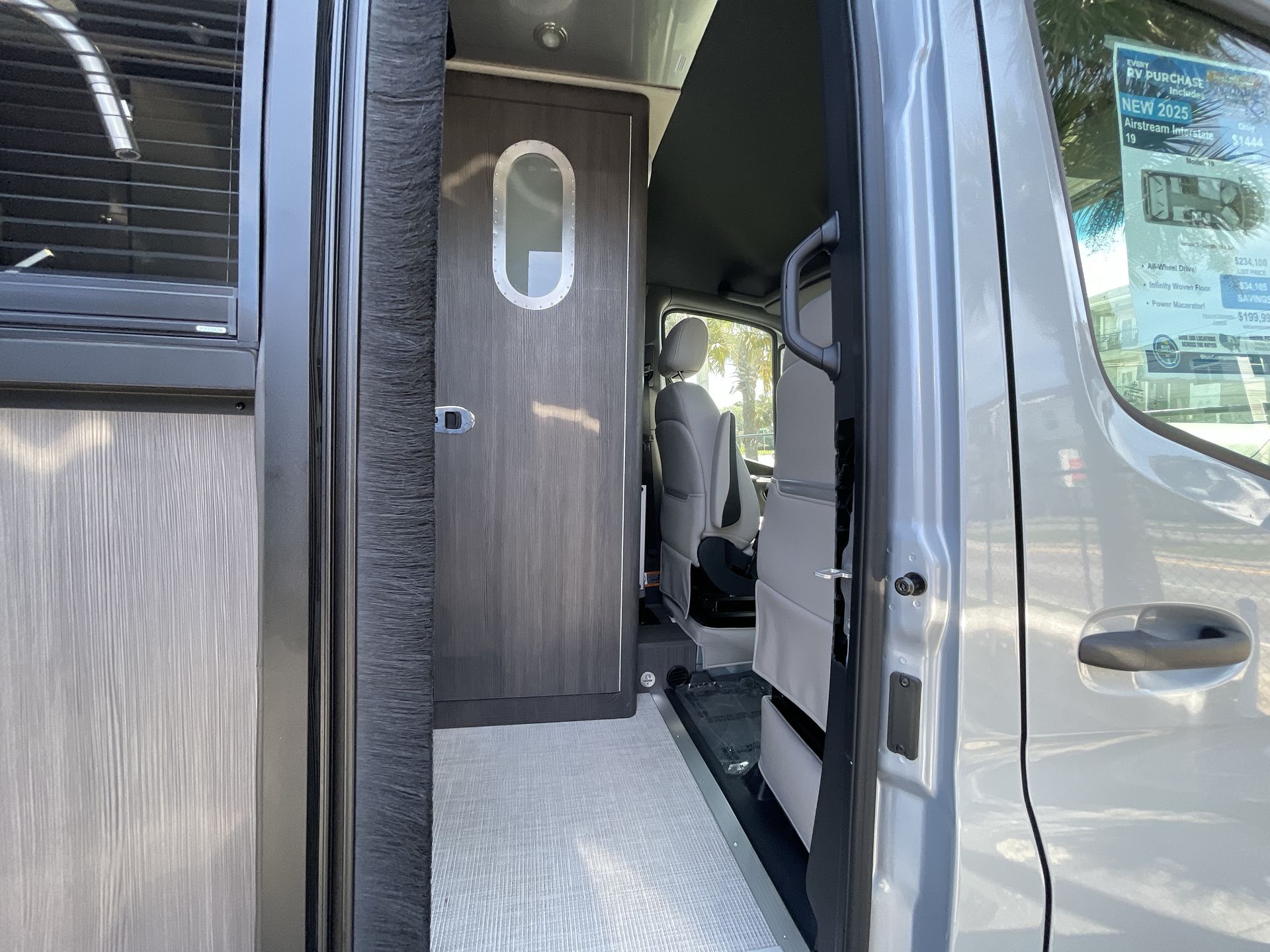 2025 Airstream 19 Base