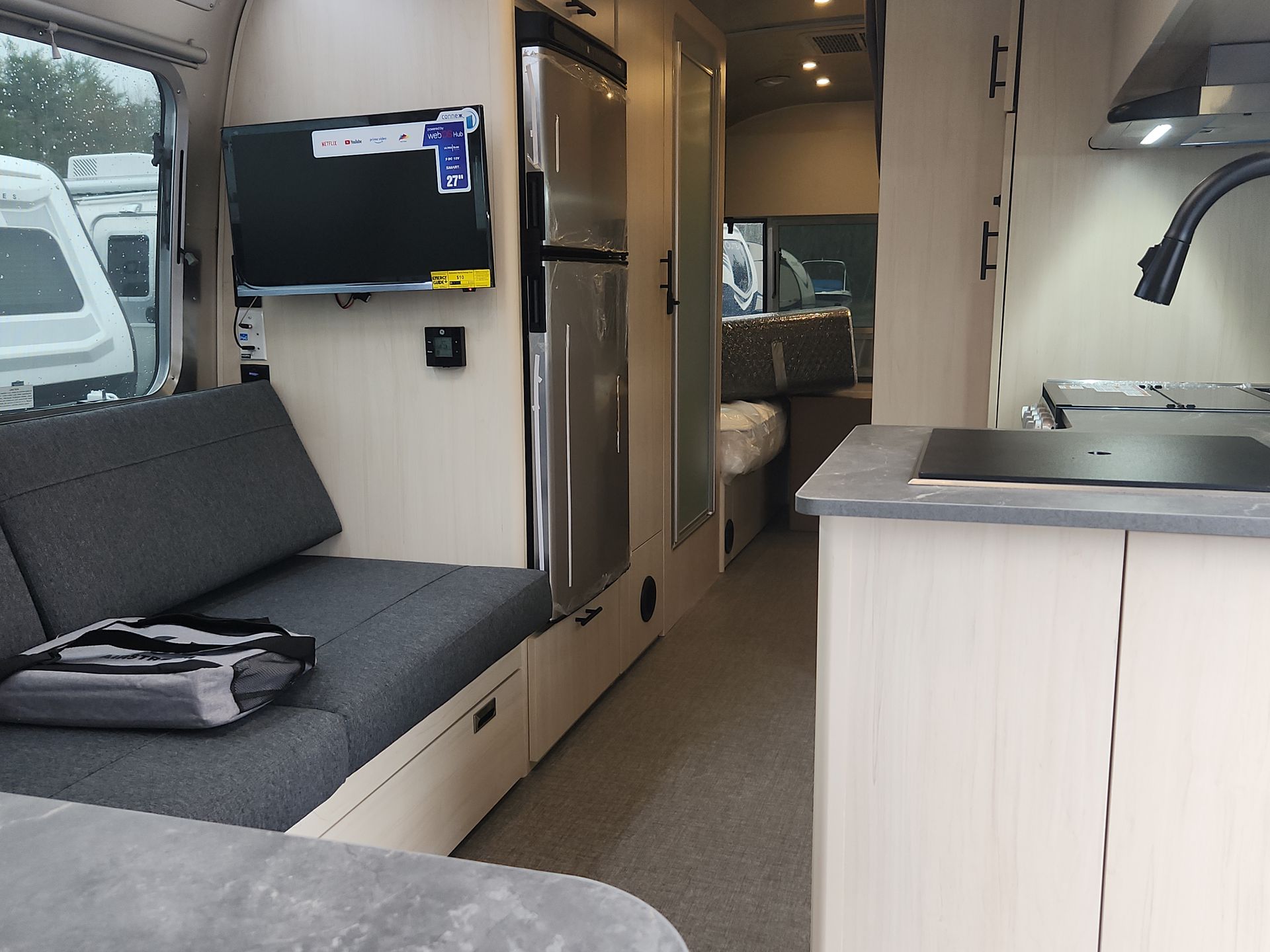 2025 Airstream 25FBT Base