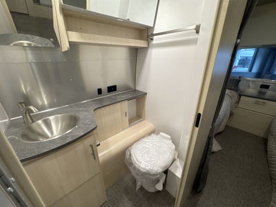 2026 Airstream 28RBT Base