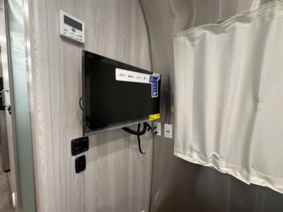 2025 Airstream 25FBQ Base