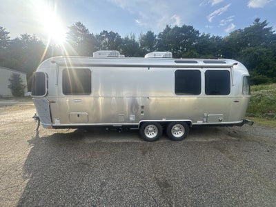 2025 Airstream 25FBT Base