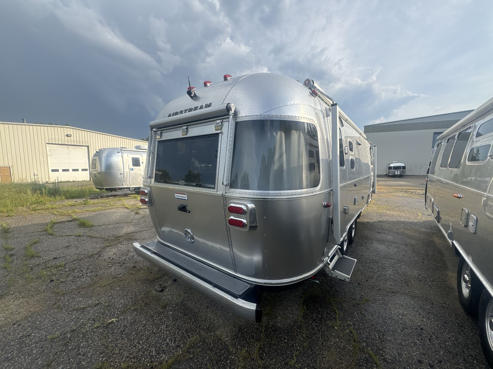 2025 Airstream 25FBT Base
