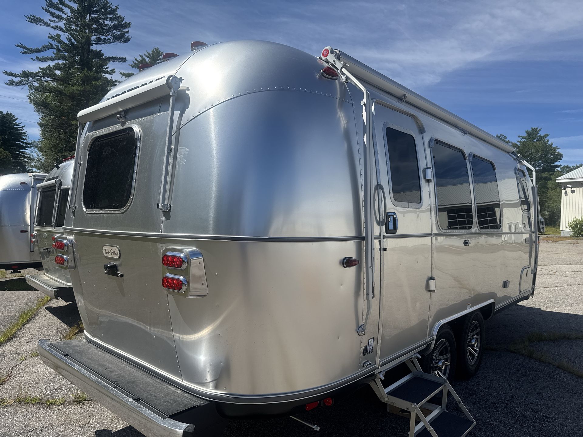 2026 Airstream 23FBT Base