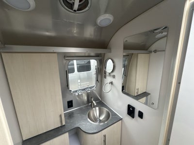 2026 Airstream 27FBQ Base