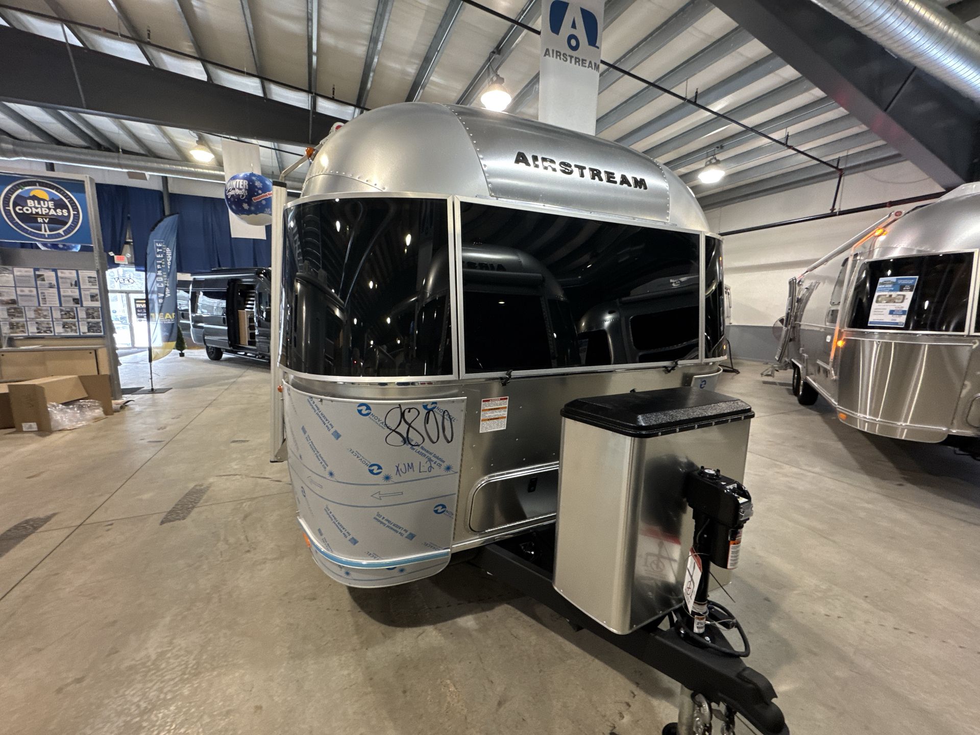 2026 Airstream 27FBT Base