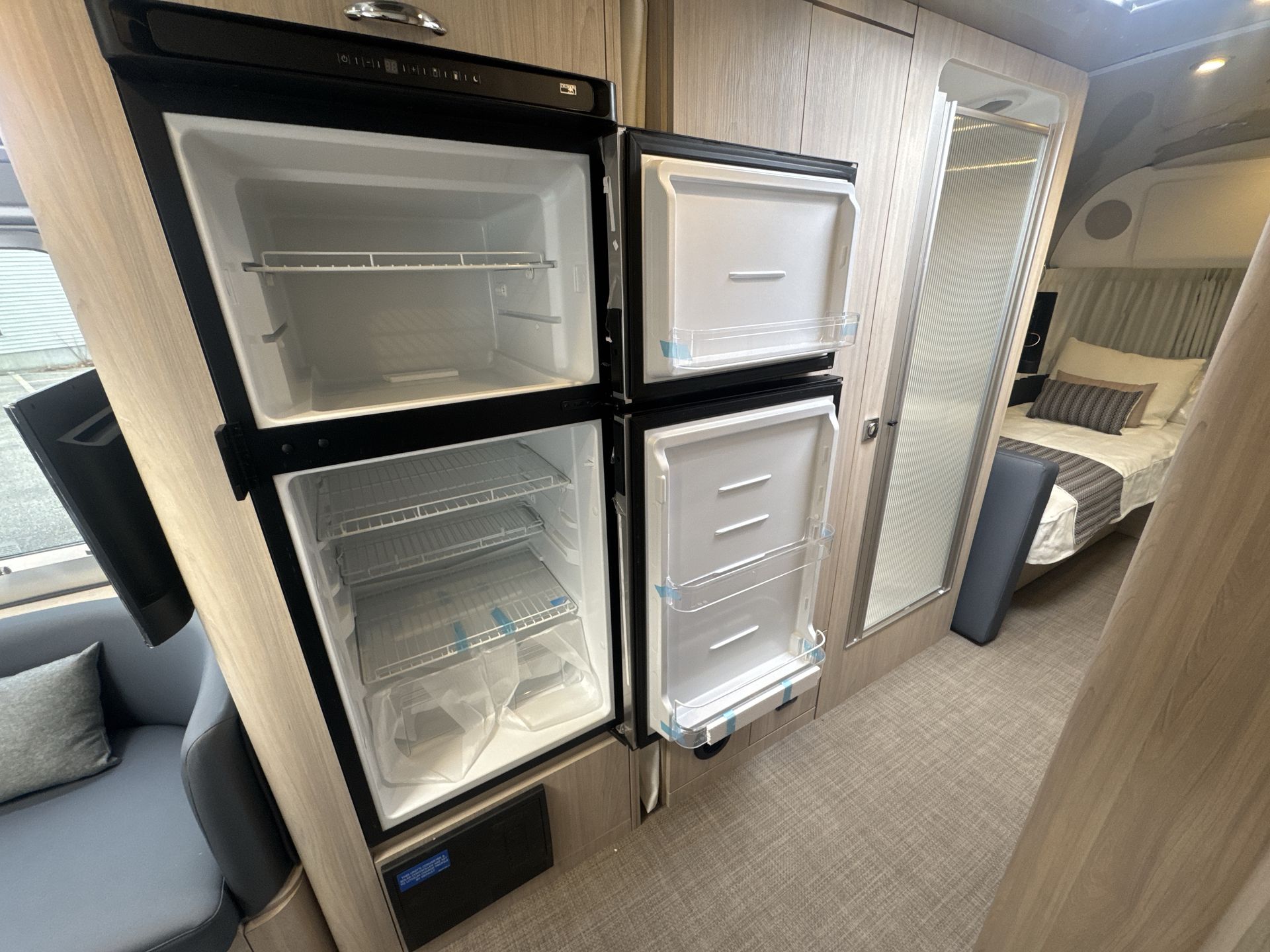 2026 Airstream 27FBT Base