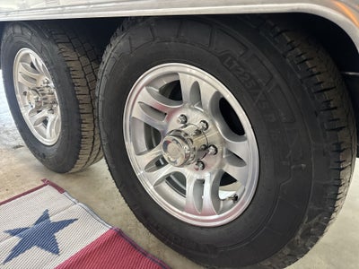 2026 Airstream 33FBT Base