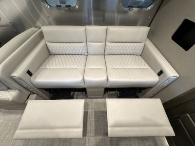 2026 Airstream 33FBT Base