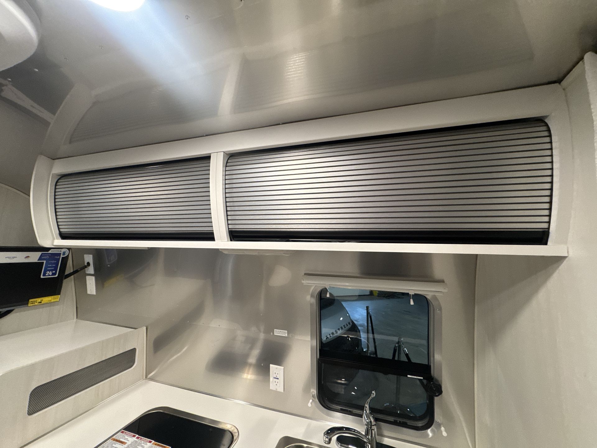 2026 Airstream 22FB Base
