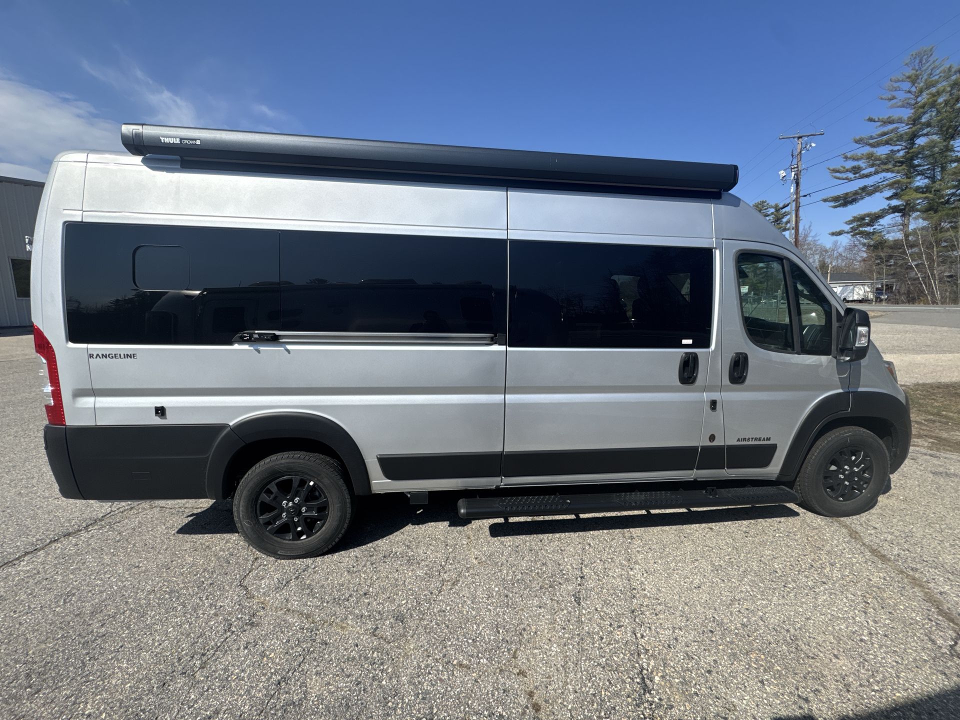 2025 Airstream Rangeline Base