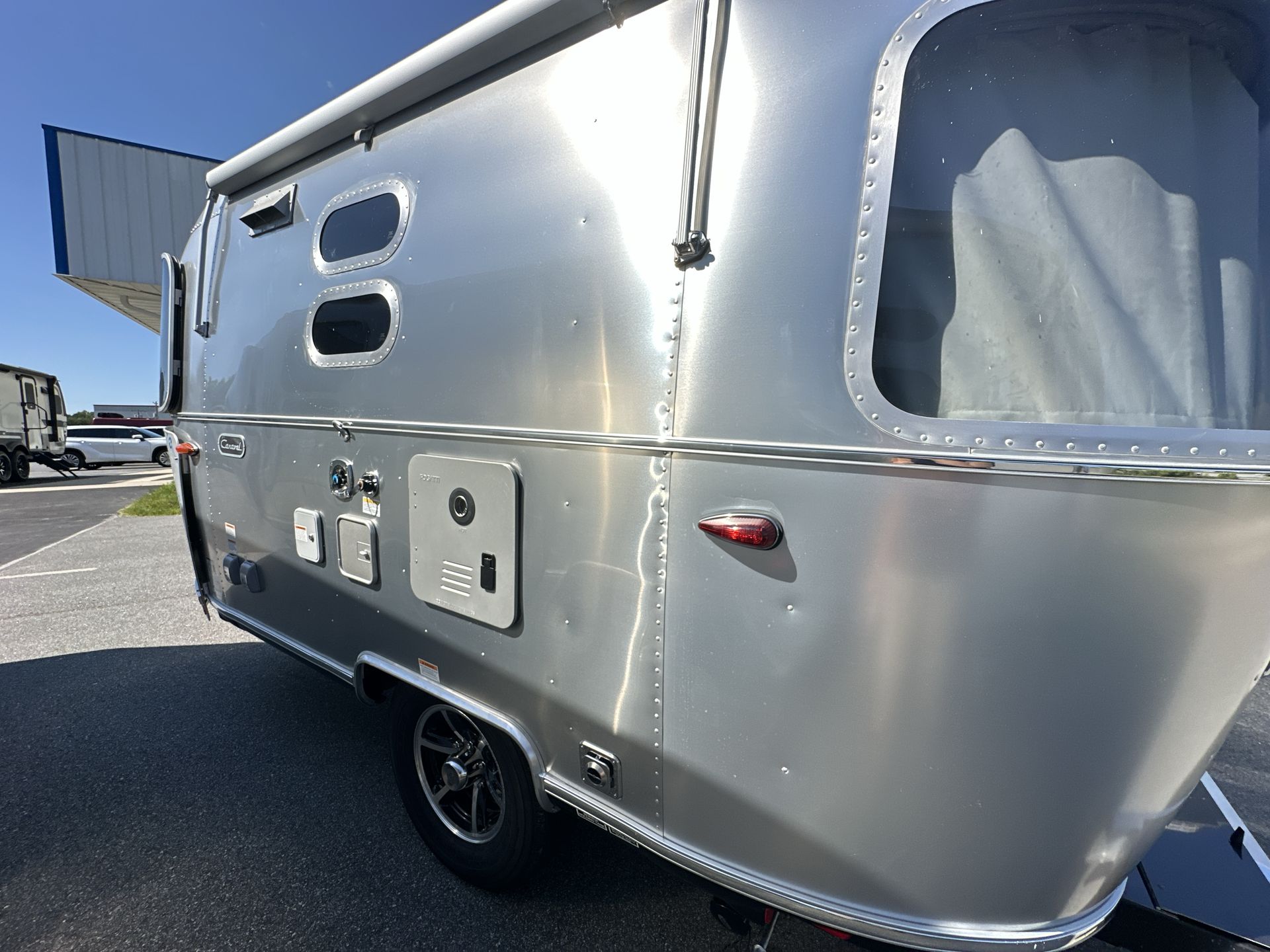 2026 Airstream 16RB Base