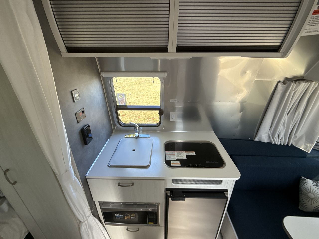 2026 Airstream 16RB Base