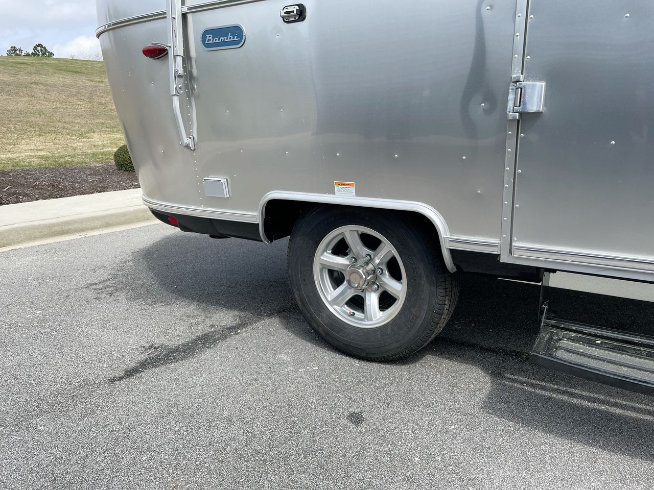 2025 Airstream 16RB Base