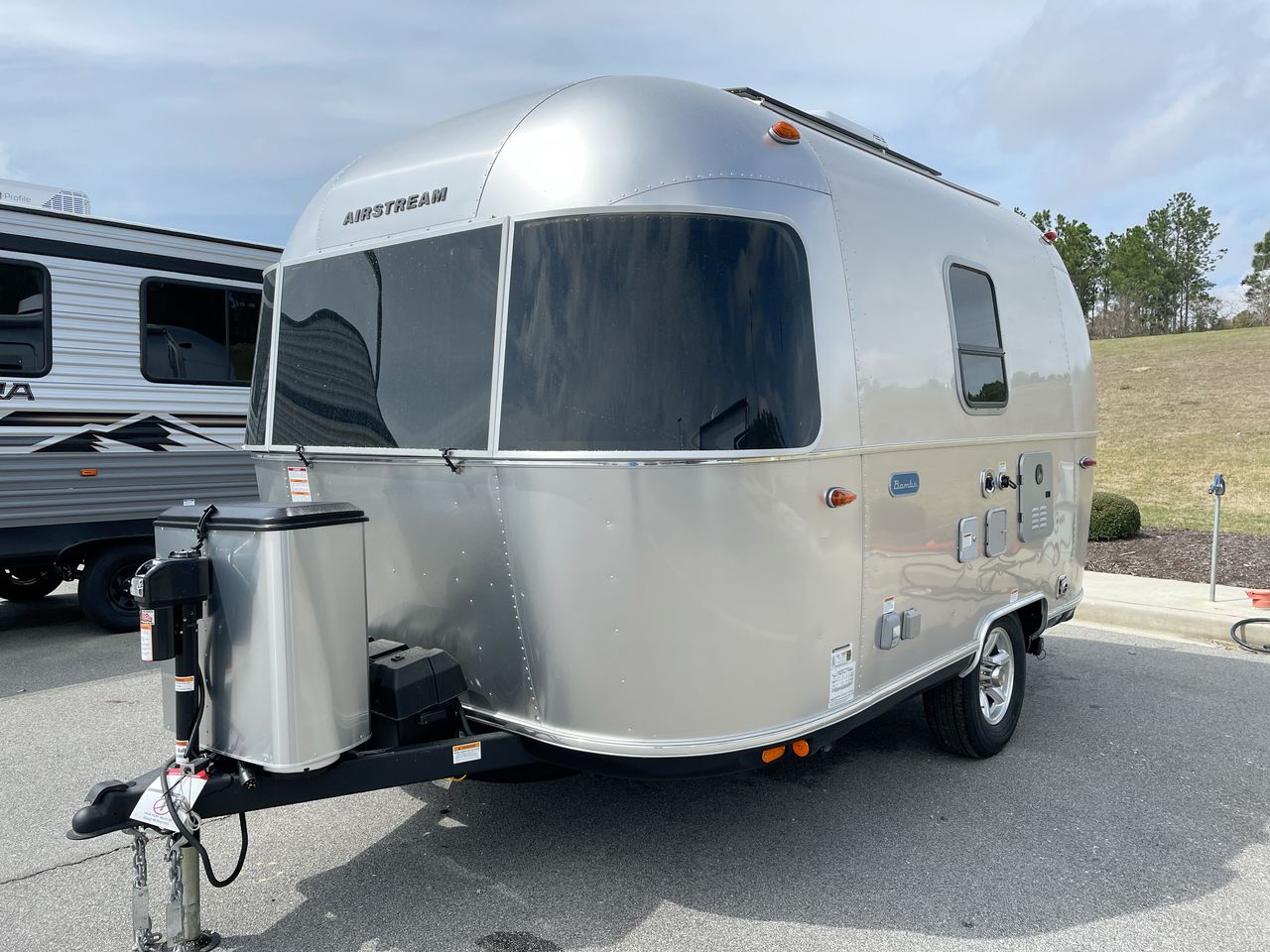 2025 Airstream 16RB Base