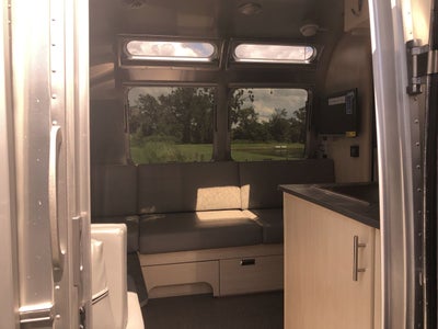 2026 Airstream 25FBT Base
