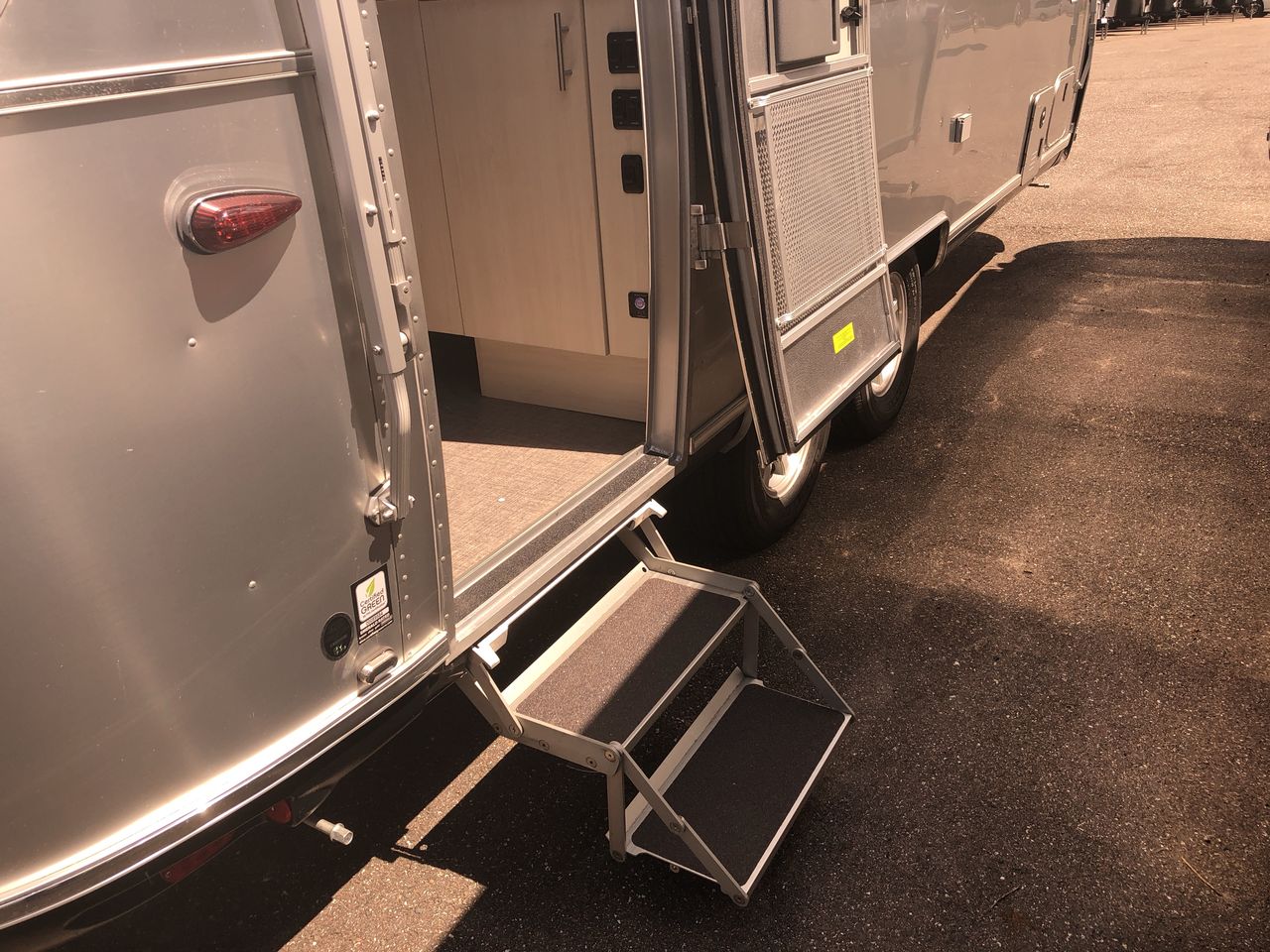 2026 Airstream 25FBT Base