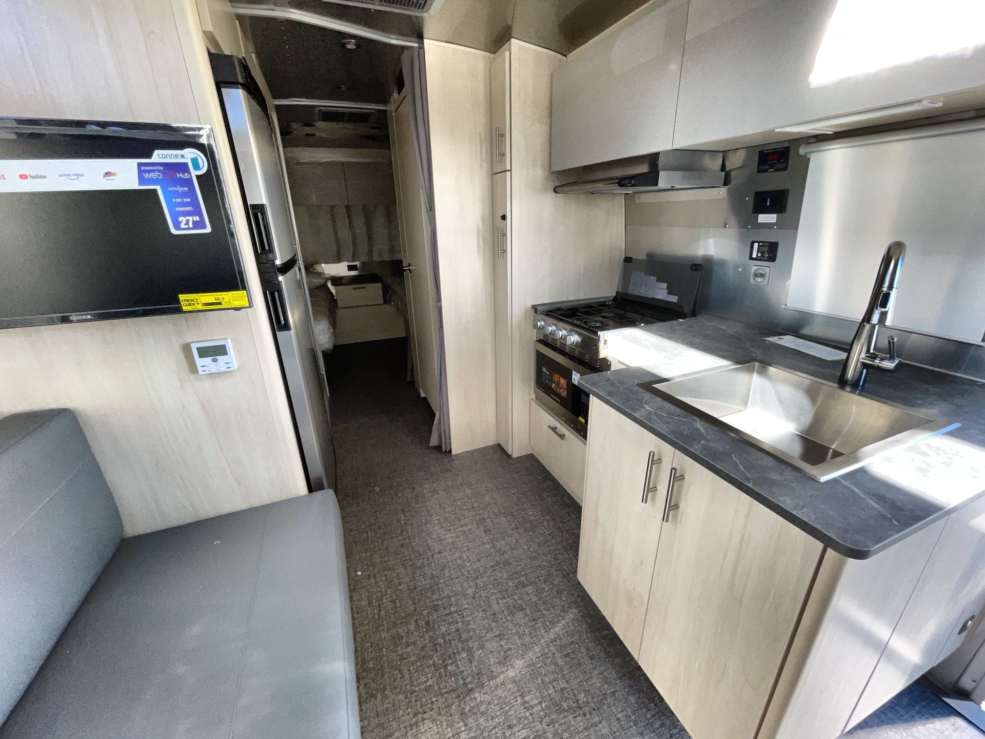 2026 Airstream 23FBT Base