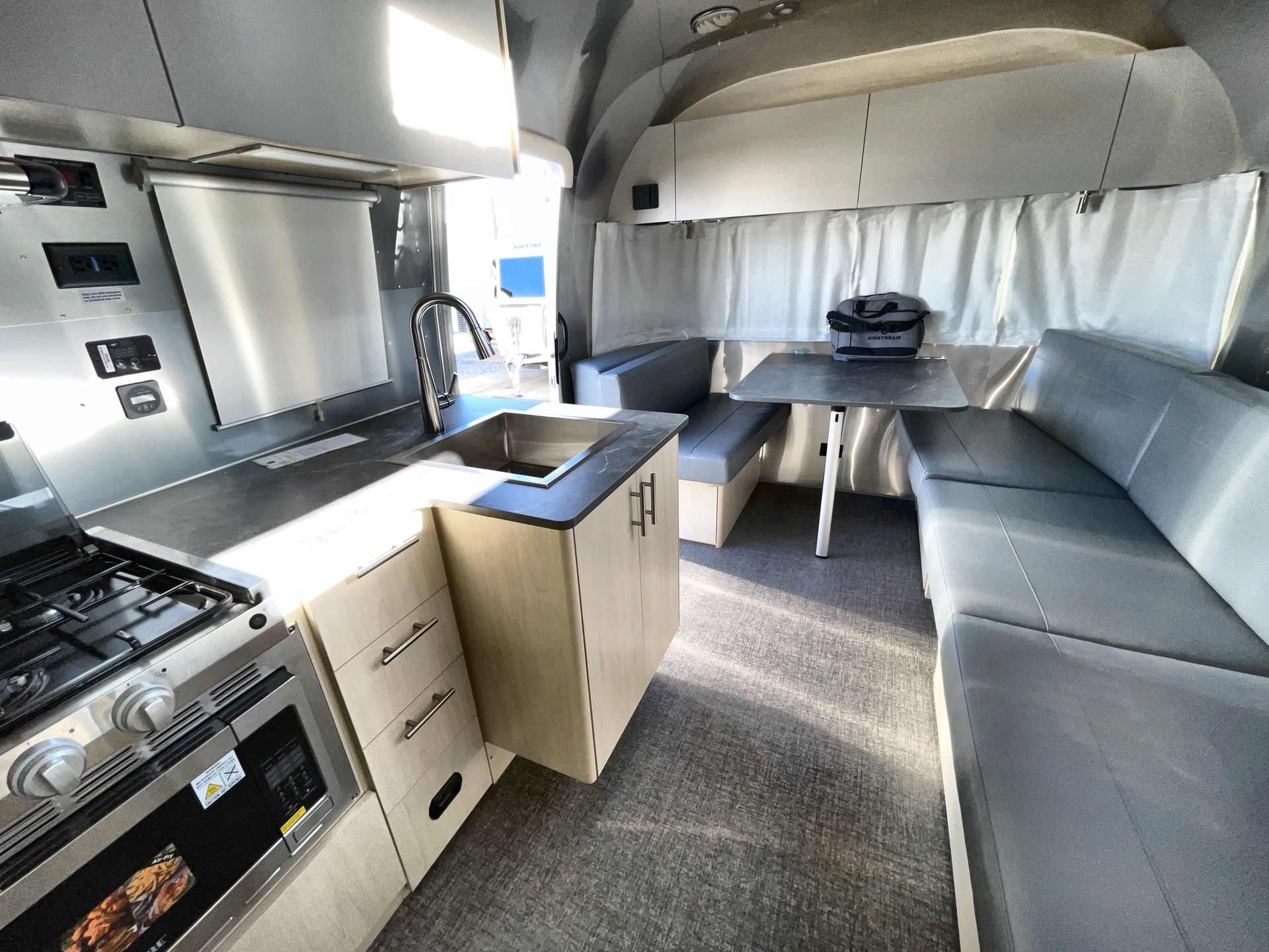 2026 Airstream 23FBT Base