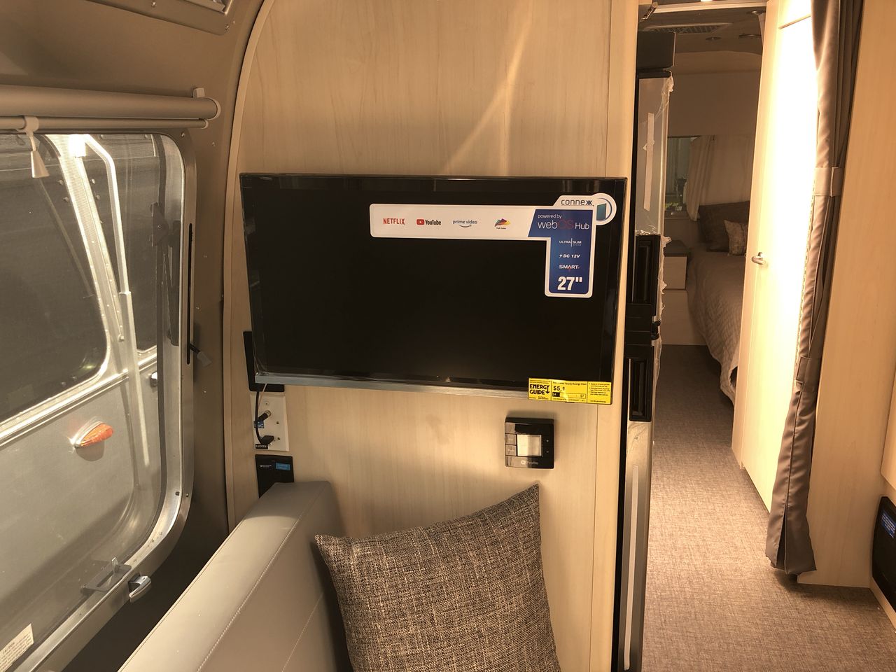 2026 Airstream 27FBT Base