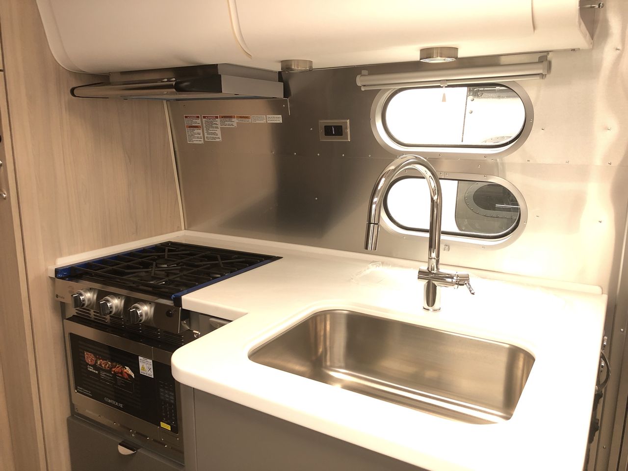 2025 Airstream 25FBQ Base