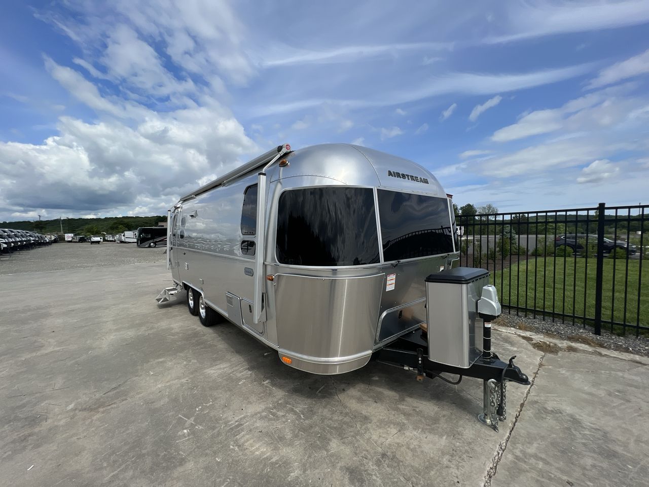 2026 Airstream 25FBT Base
