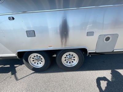 2026 Airstream 27FBQ Base