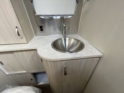 2026 Airstream 27FBT Base