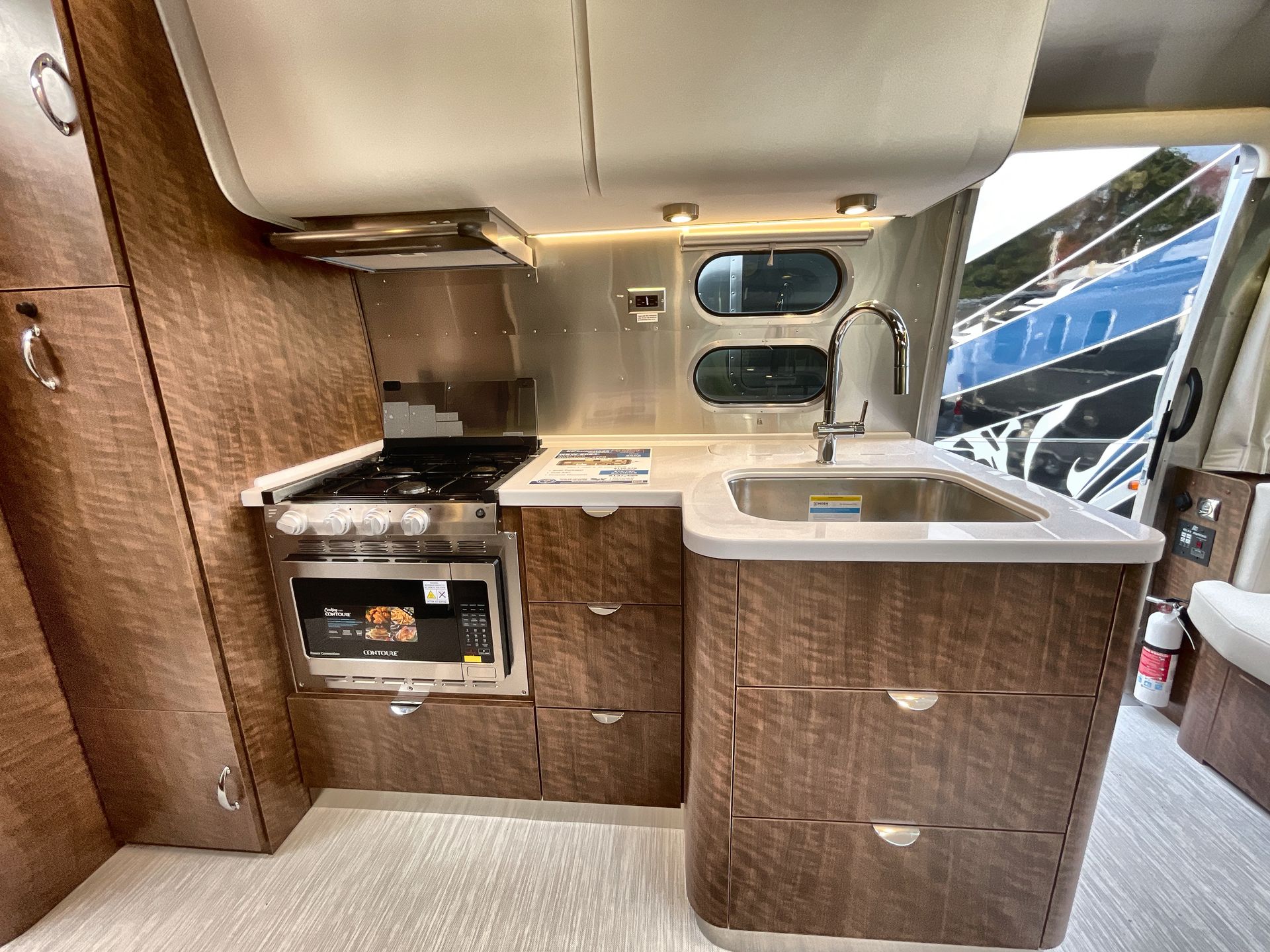 2026 Airstream 27FBT Base