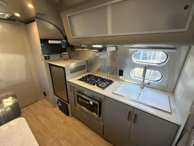 2026 Airstream 22FB Base