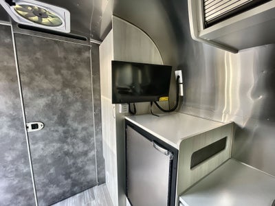 2026 Airstream 22FB Base