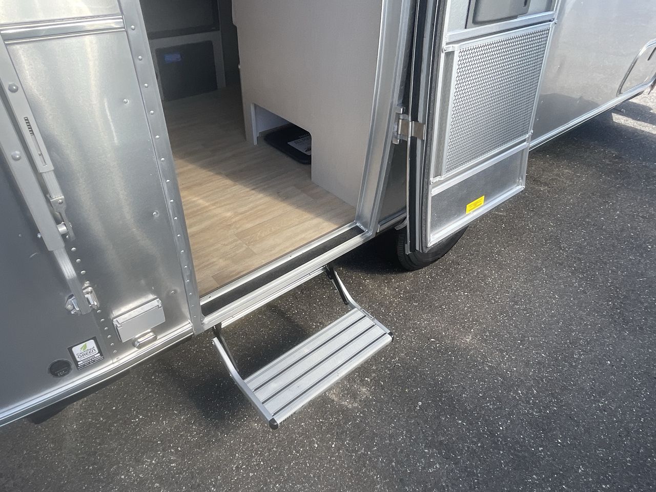 2026 Airstream 22FB Base