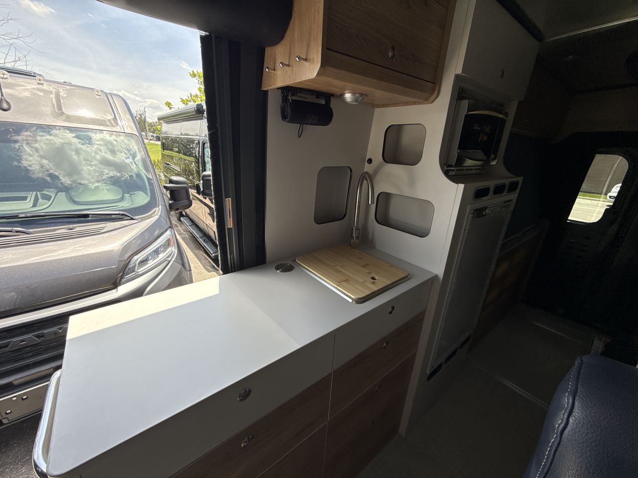 2026 Airstream Rangeline Base