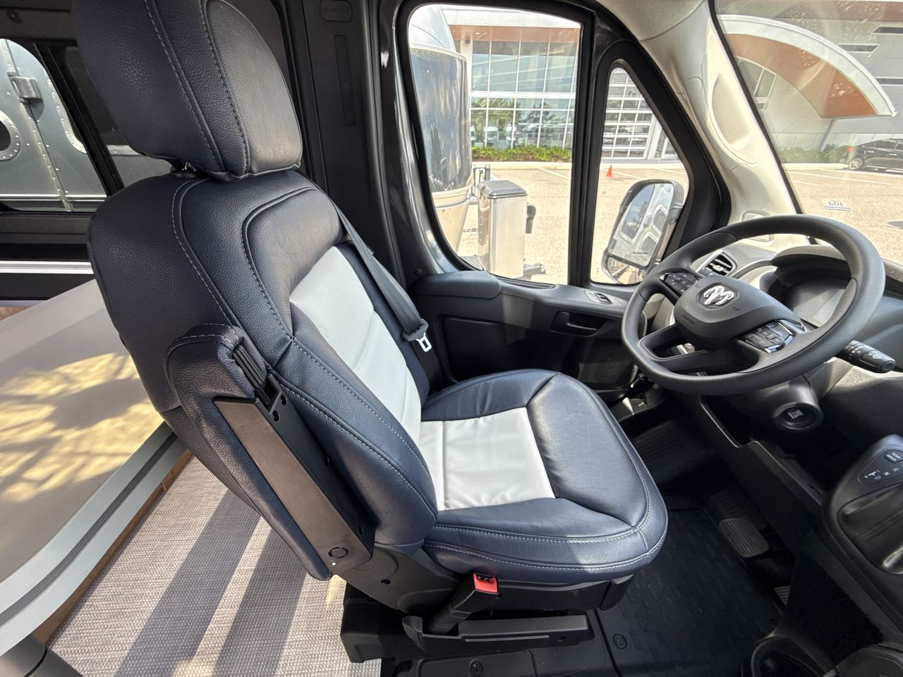 2026 Airstream Rangeline Base