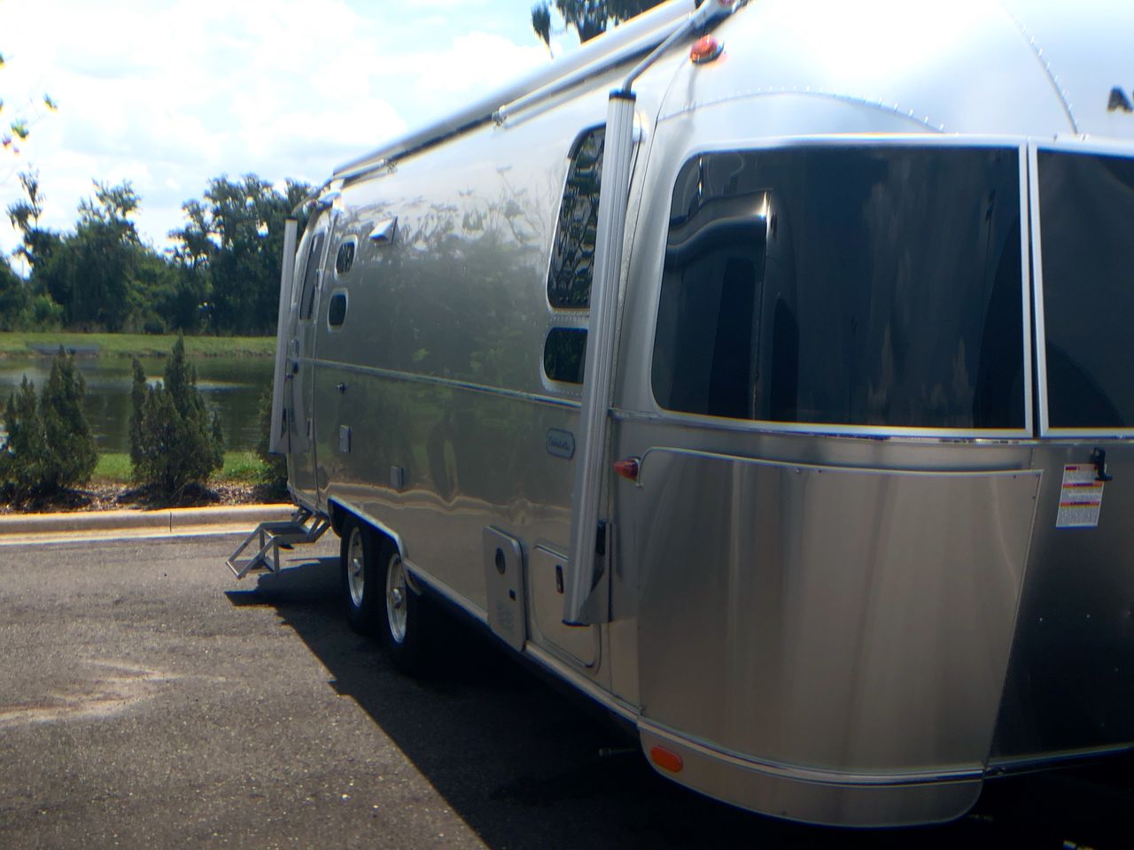 2026 Airstream 25FBQ Base