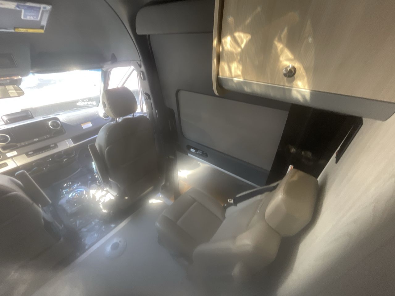 2026 Airstream 24GL 4x2 Passenger Base