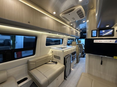 2026 Airstream 24GL 4x2 Passenger Base