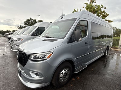 2026 Airstream 24GL 4x2 Passenger Base