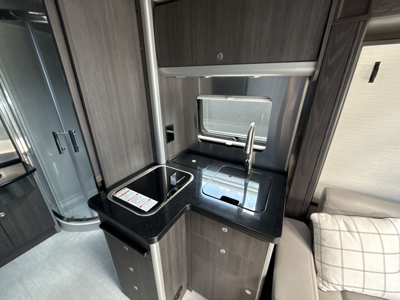 2026 Airstream Murphy Suite Base