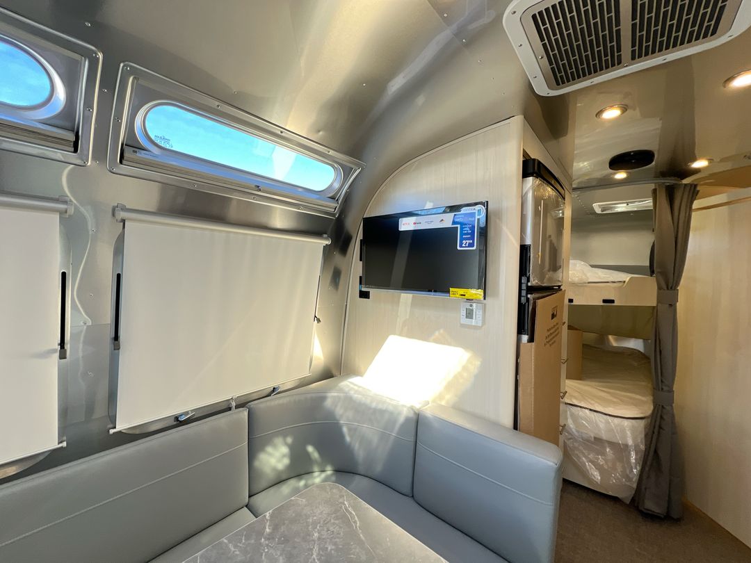 2026 Airstream 30FBBT Base
