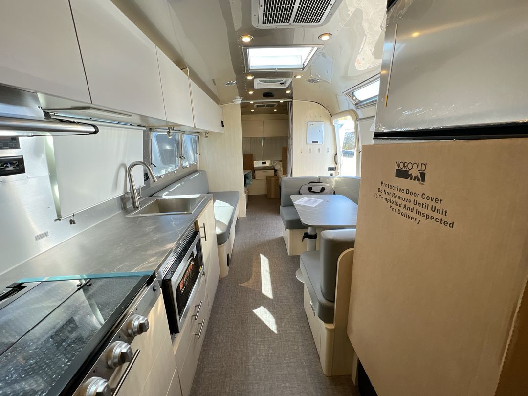 2026 Airstream 30FBBT Base