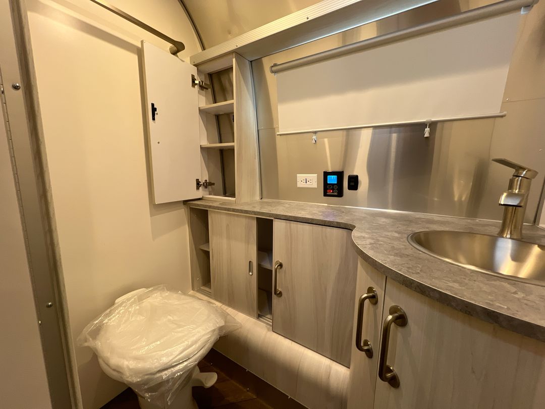 2025 Airstream 30RBQ Base