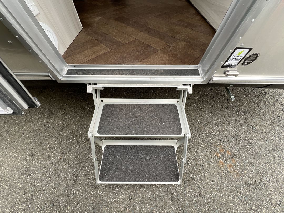 2025 Airstream 30RBQ Base