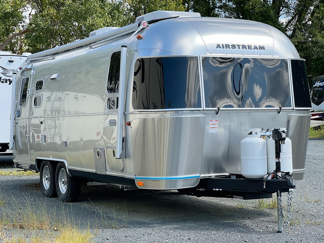 2025 Airstream 25FBQ Base
