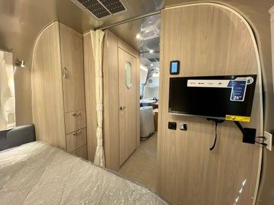 2025 Airstream 25FBQ Base