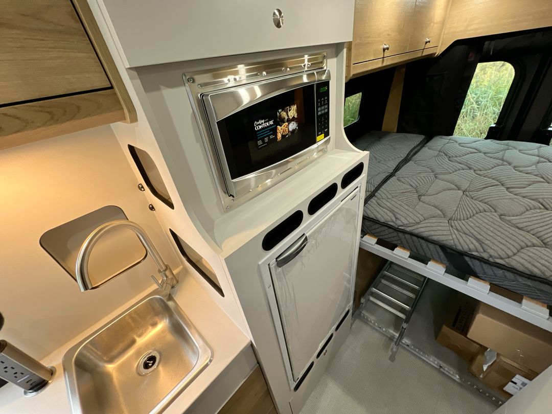 2026 Airstream Rangeline Base