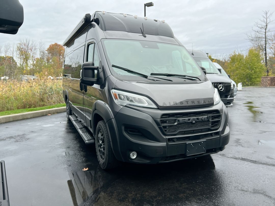 2026 Airstream Rangeline Base